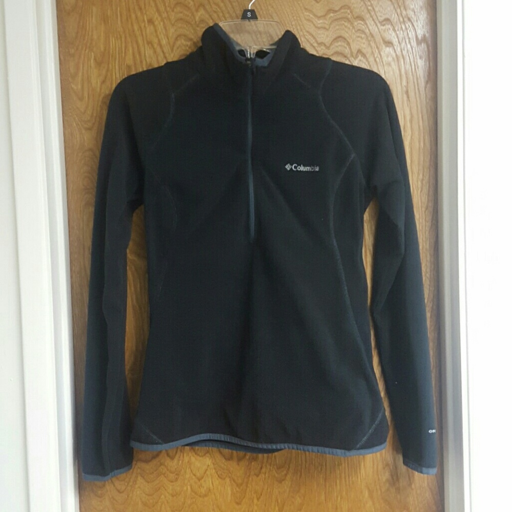 Black Columbia sweater