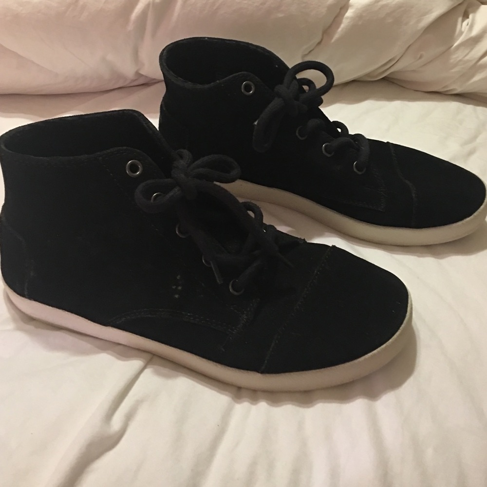 Tom's High Tops Black suede