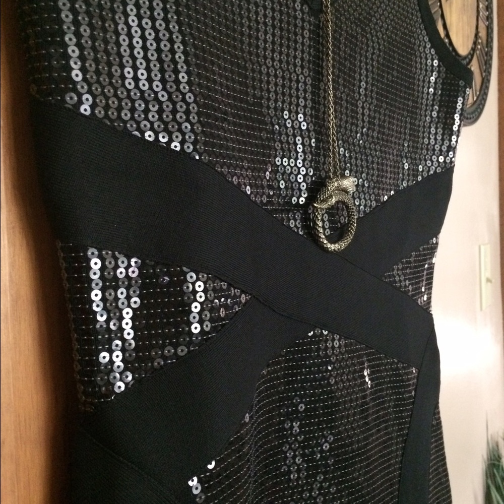 SOLD. Ladies, sequin bodycon dress - Picture 2 of 3