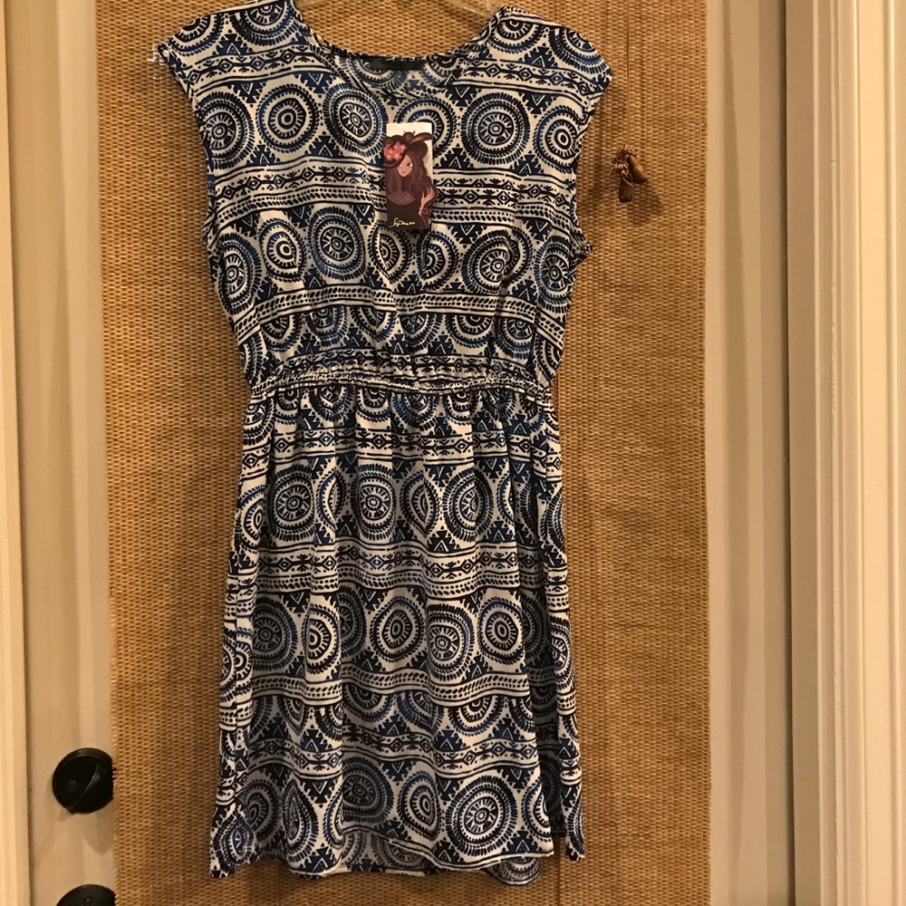 NWT size M aztec print dress