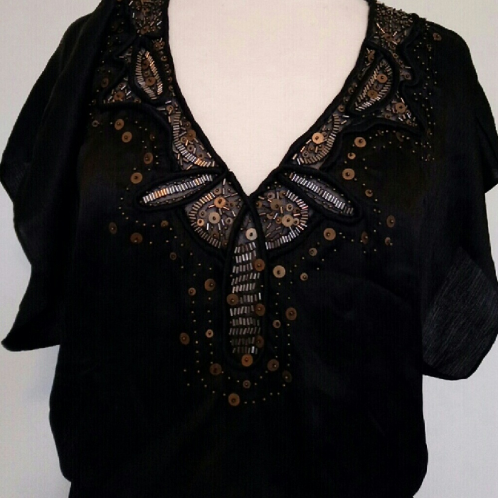 Super Cute V-Neck Top