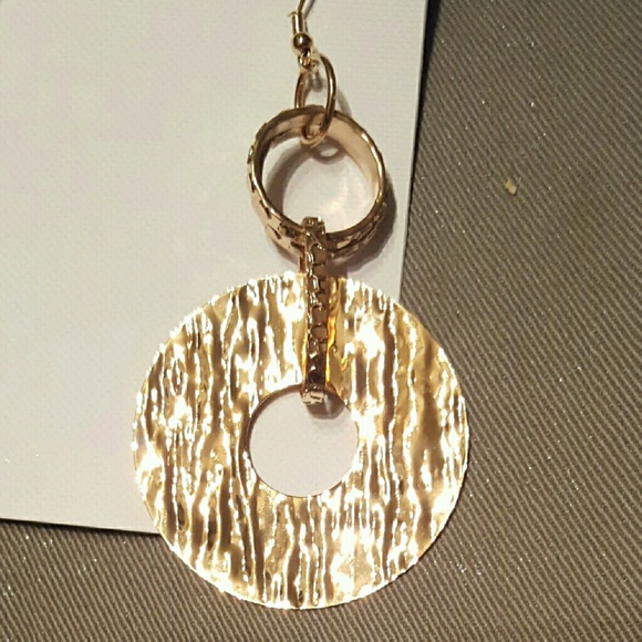 Statement Gold tone Earrings - Picture 2 of 2
