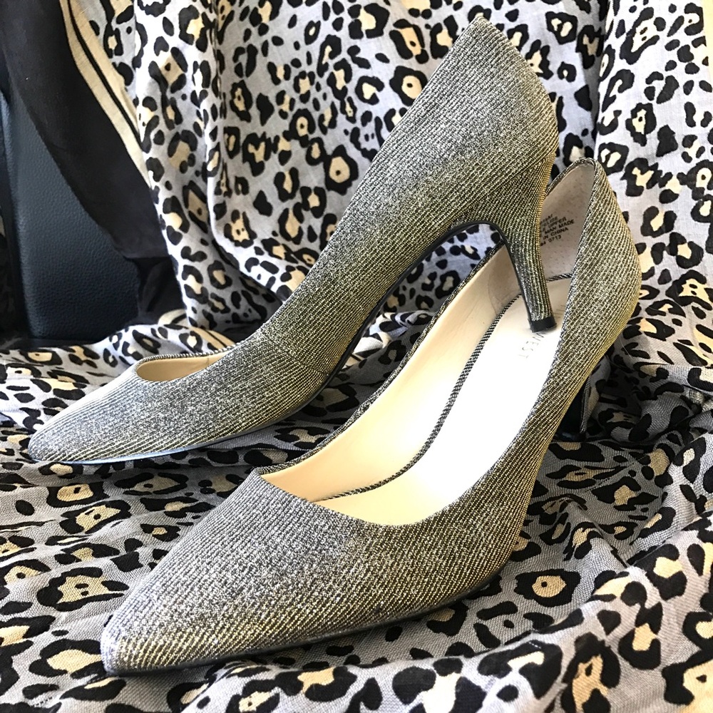 Nine West LIKE NEW Sparkling Silver Elise 9.5 2.5"