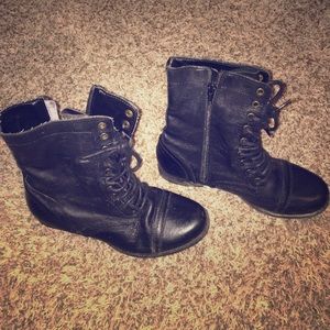 Black lace up combat boots- Steve Madden