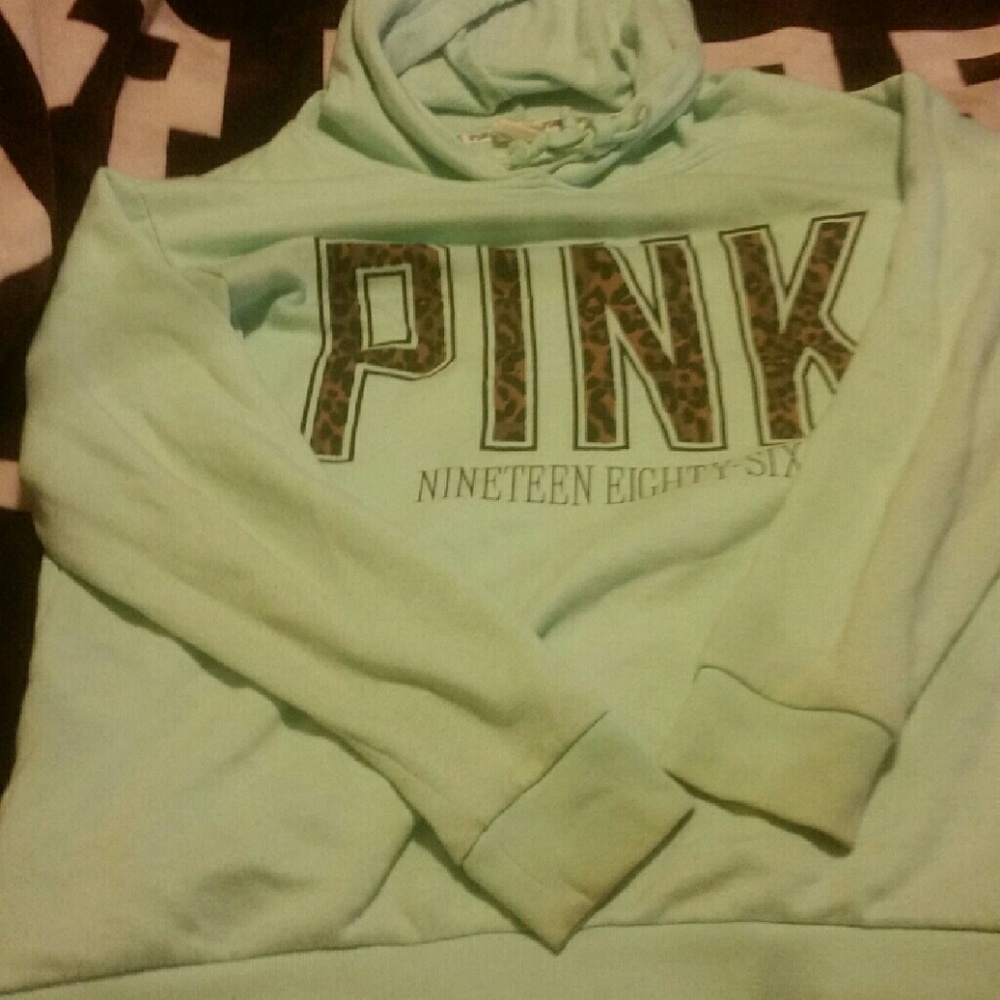 VS PINK BOYFRIEND FIT LEOPARD PRINT HOODIE