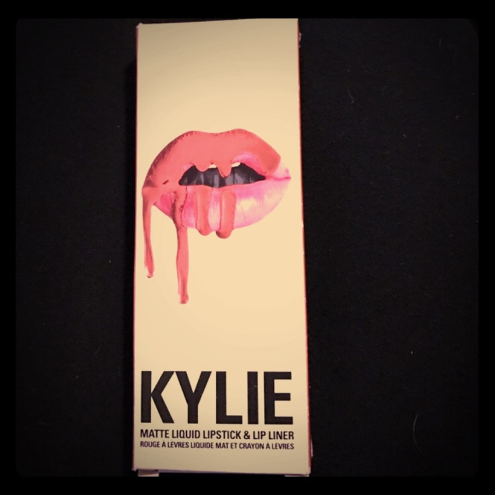 Kylie Lip Kit RESERVED