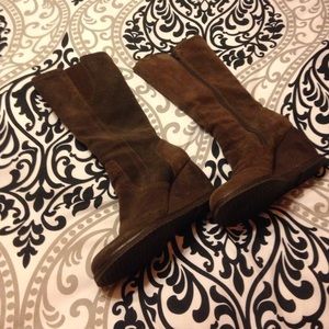 Brown boots