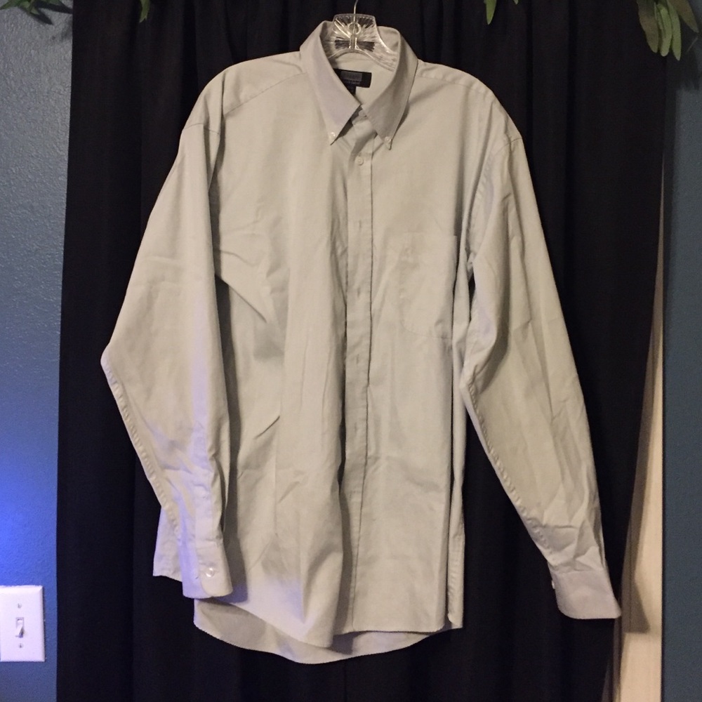 Haggar button up shirt