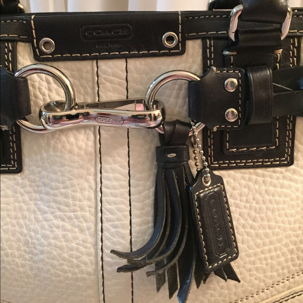Sold!!Coach genuine leather handbag - Picture 2 of 4