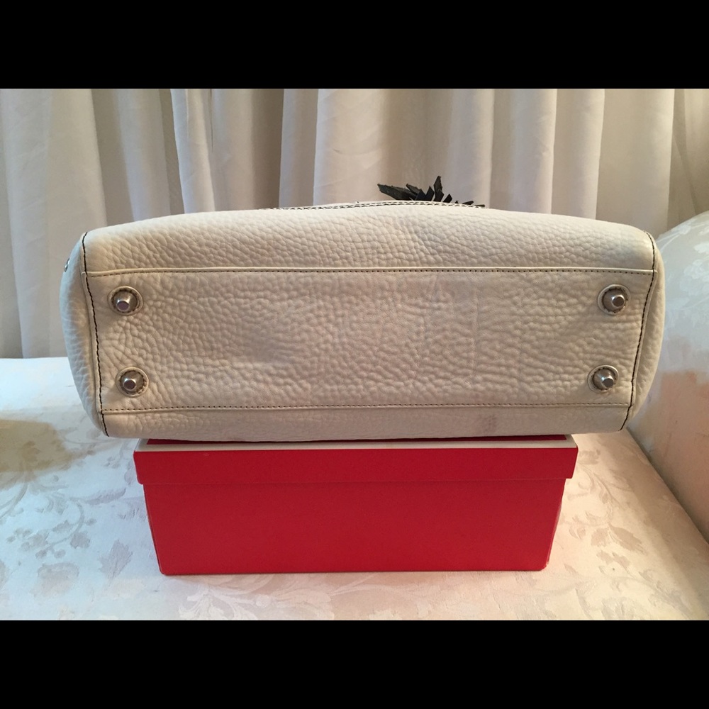 Sold!!Coach genuine leather handbag - Picture 3 of 4