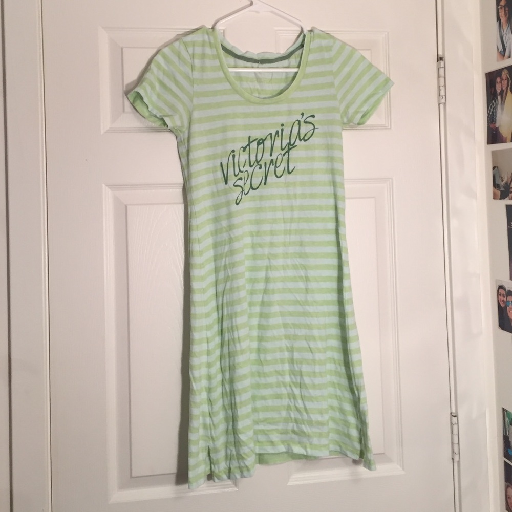 Victoria's Secret short sleeved night gown