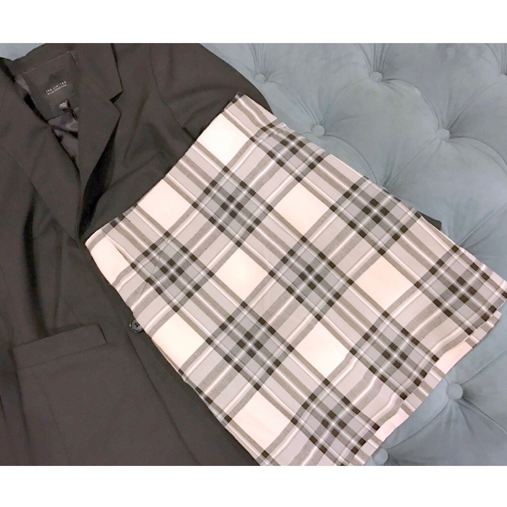 Cute Limited "Outback Red" Edition Skirt