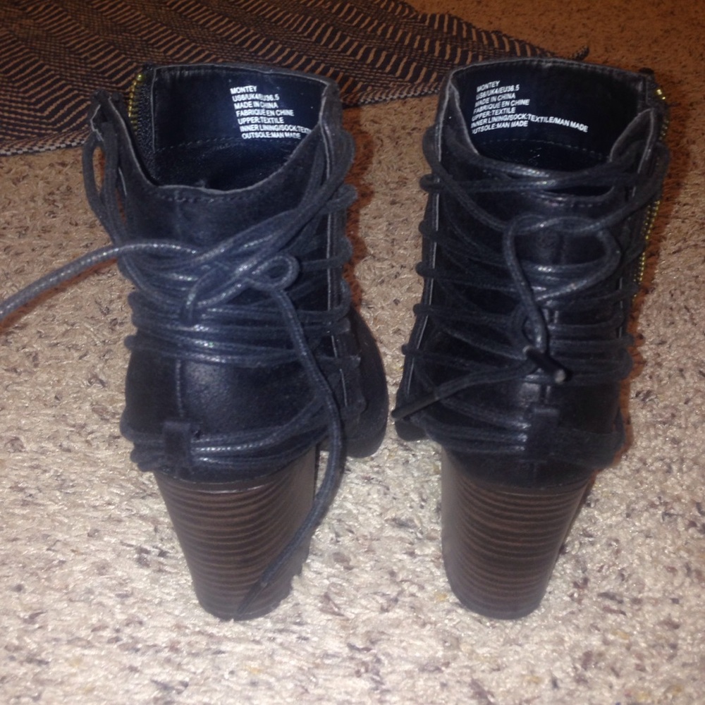 BOOTIES - Picture 2 of 3