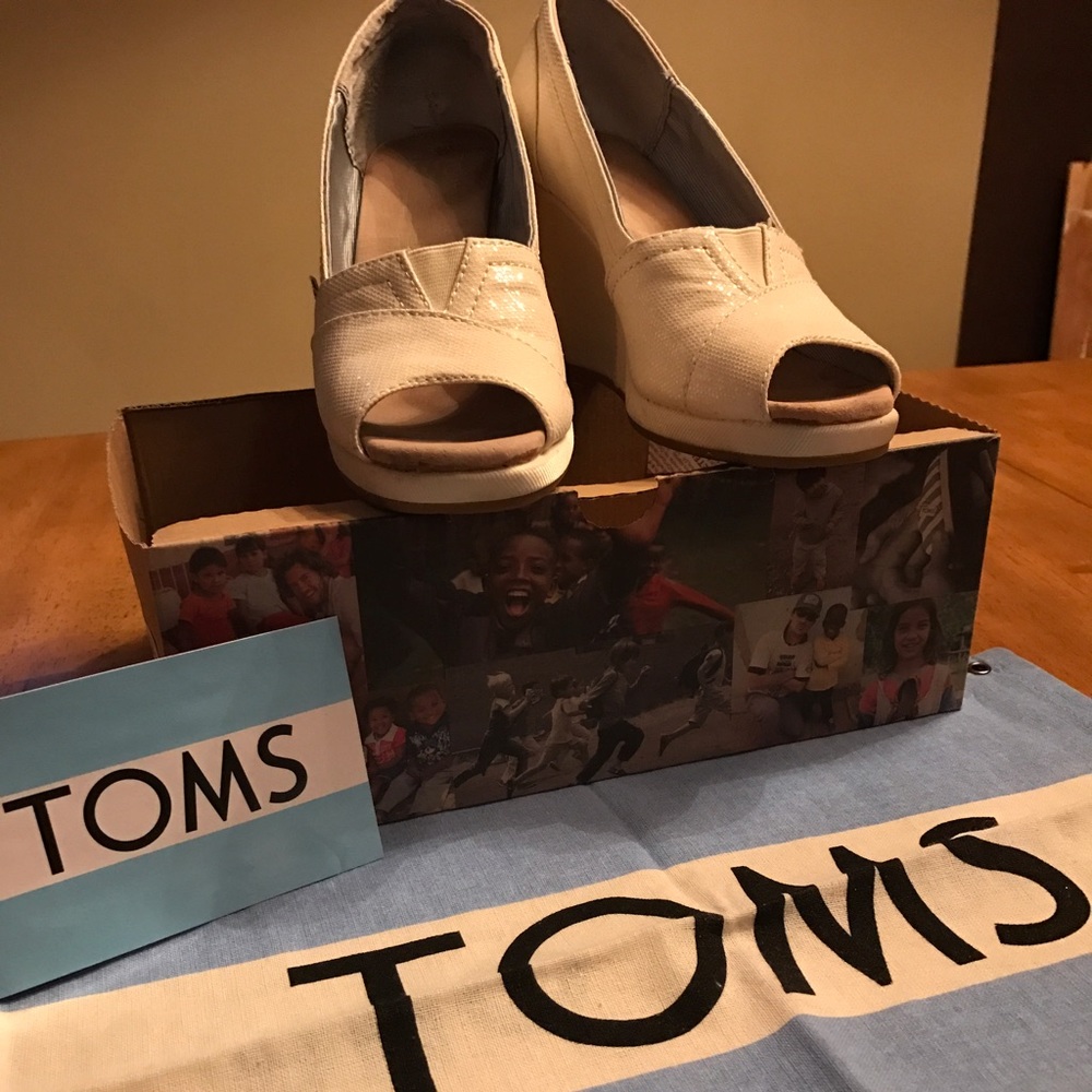 Tom's white sparkle peep toe wedge