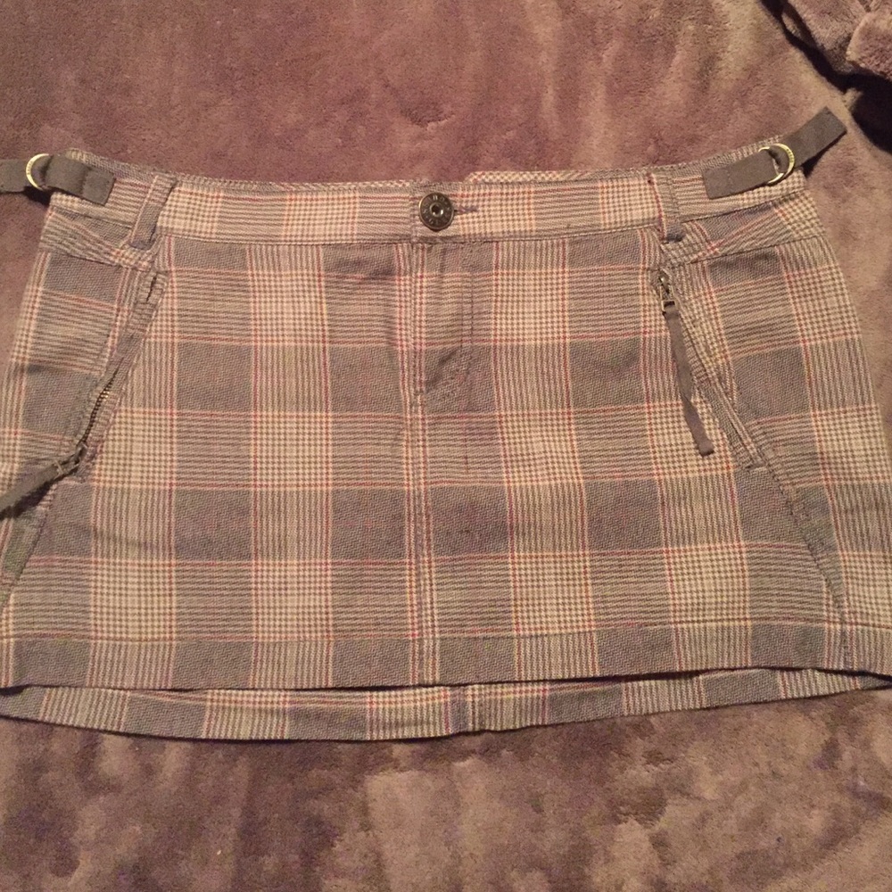 Used guess jeans mini skirt size 31