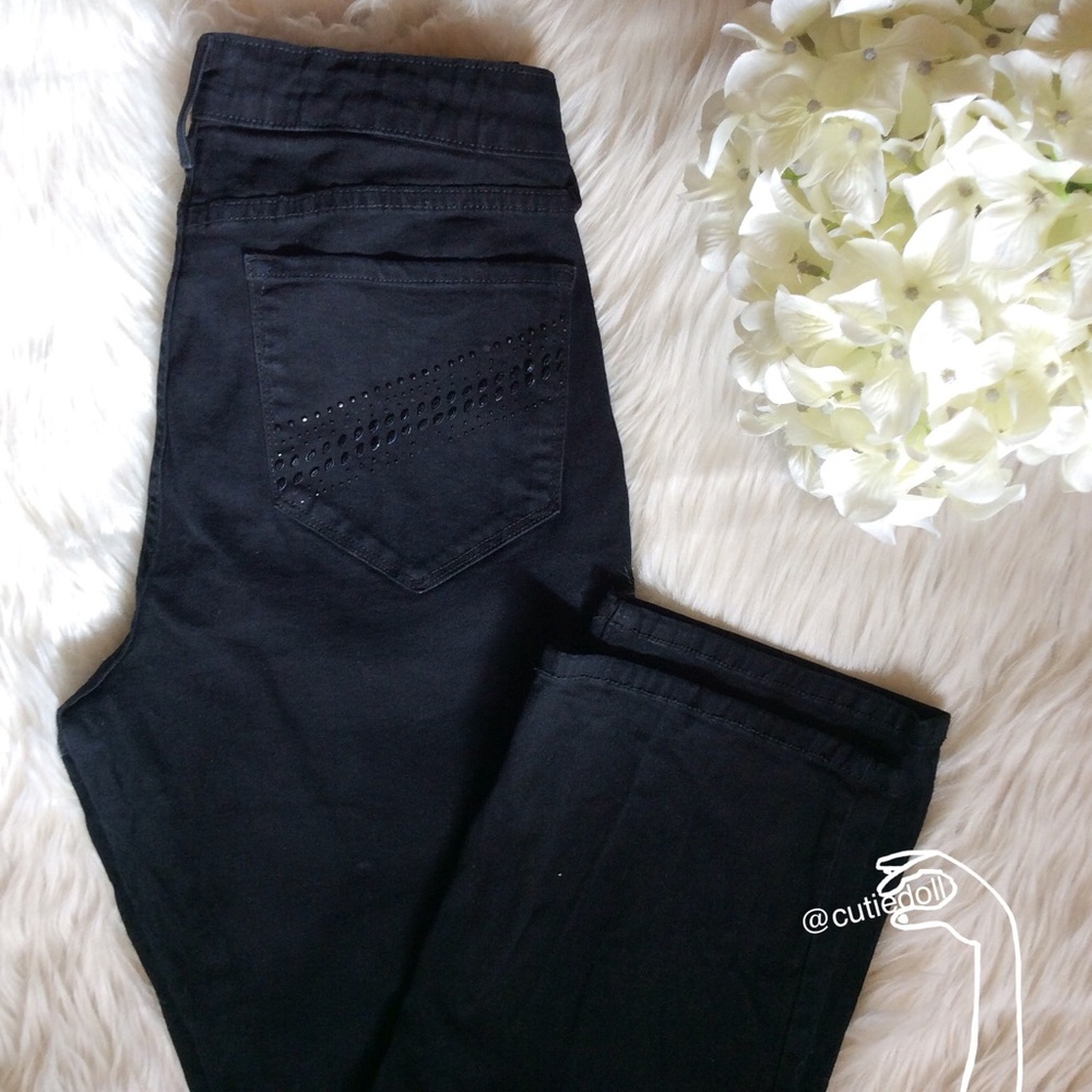 ✨Sleek Jeans✨