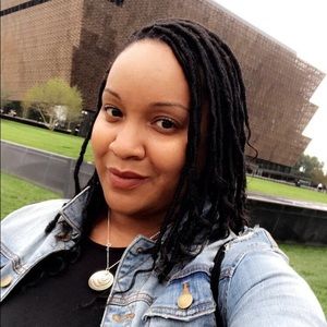 Meet your Posher, Coressa