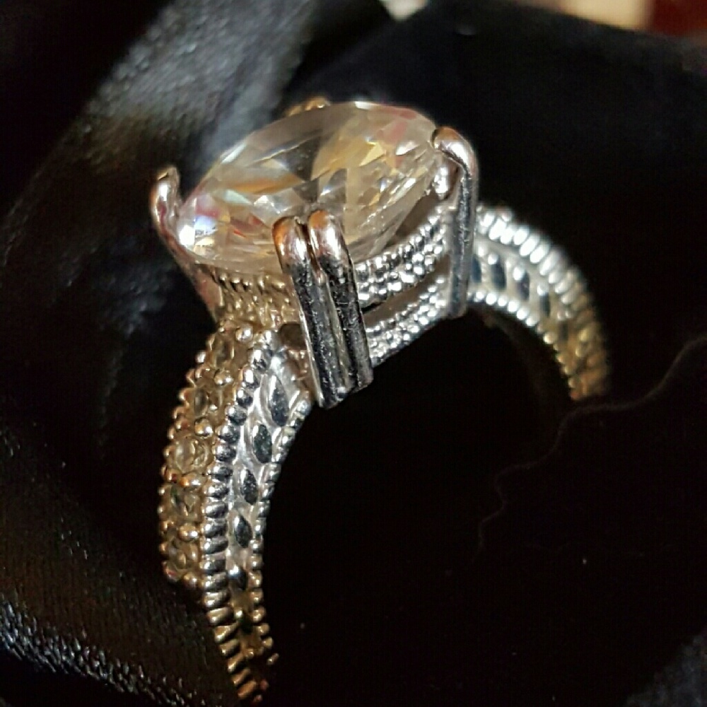 Beautiful 2 ct. CZ  ring with antique look setting