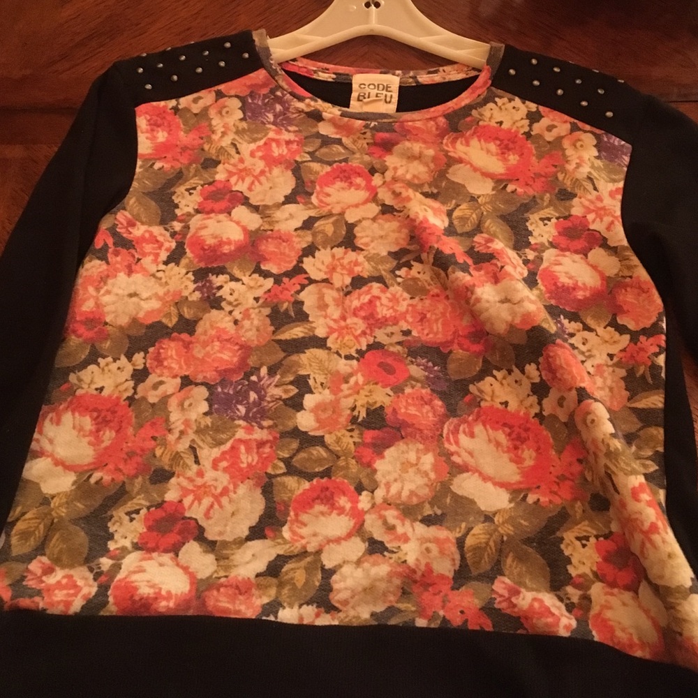 Long sleeve flower top
