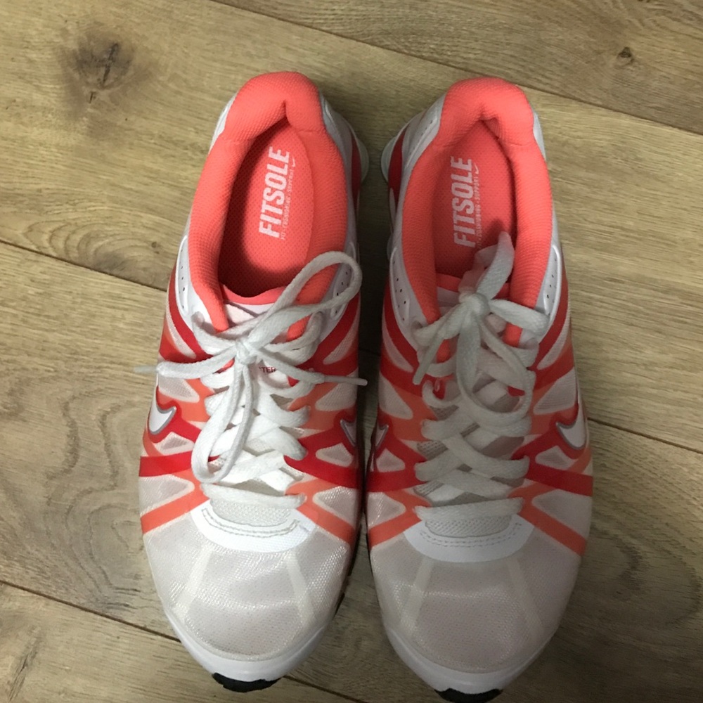 NIKE SHOX ROADSTER