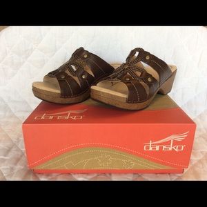 Dansko Serena Smooth Brown Leather Sandal.