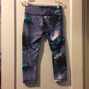 Lululemon wunderunder crops sz 6 patterned
