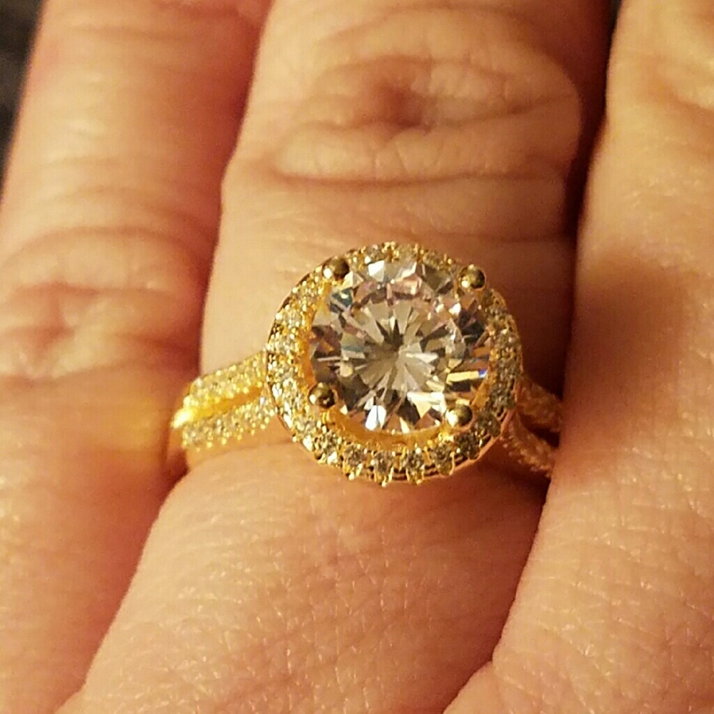 Beautiful size 9 white quality CZ ring