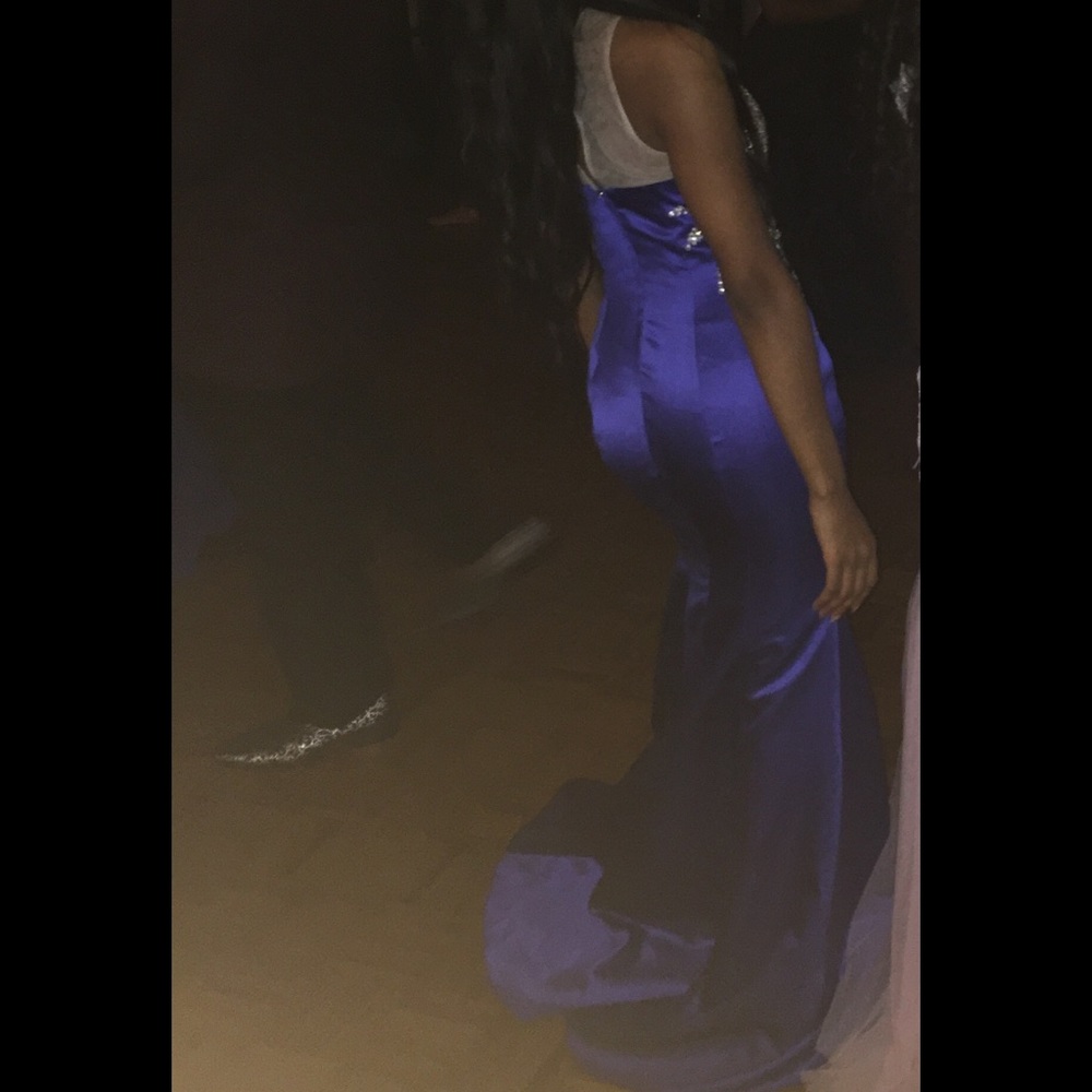 PROM DRESS - Picture 2 of 3