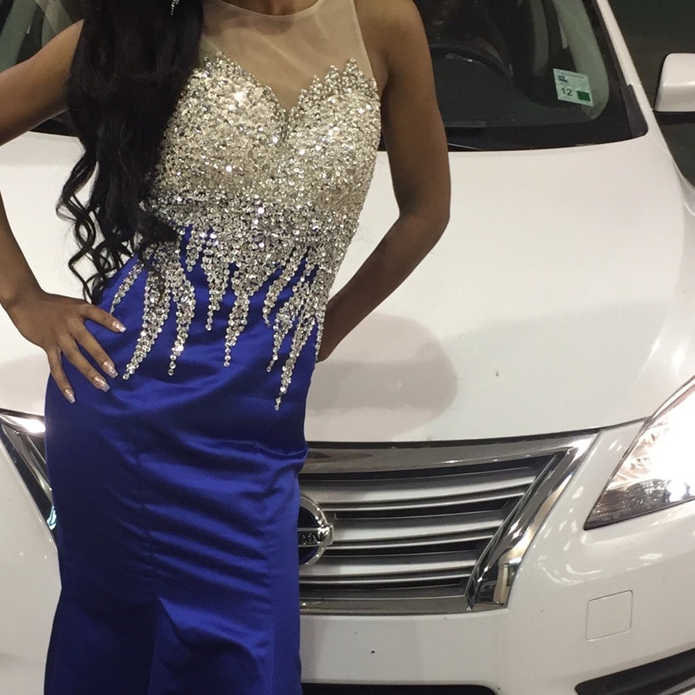 PROM DRESS - Picture 3 of 3