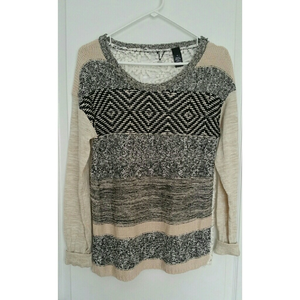 BKE Buckle Boutique NWOT sweater, size M
