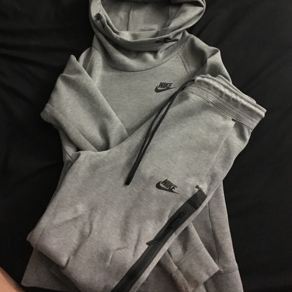 Gray Nike tech sweat suit