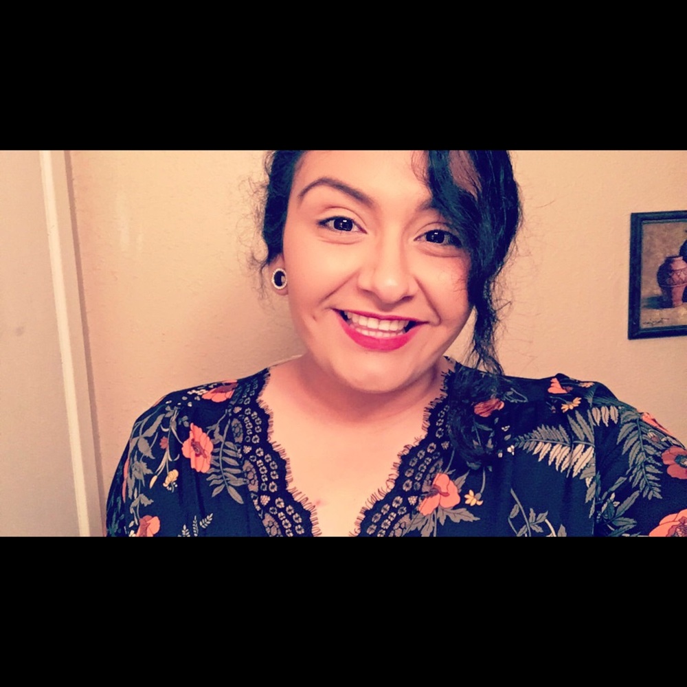 Meet your Posher, Dominique