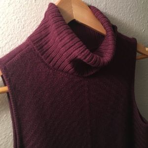 DONATING 02.14 ❤️❤️❤️ Sleeveless sweater tunic