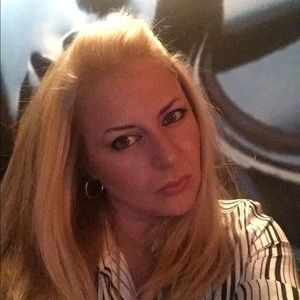 Meet your Posher, Antoneta