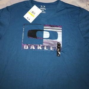 Oakley V neck T Shirt