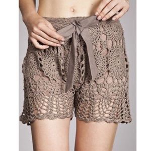 ✨🔴NEW Cutesy crotchet shorts with pretty tie
