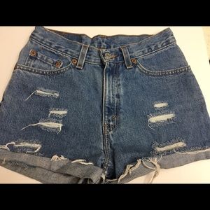 •Vintage Levi shorts•