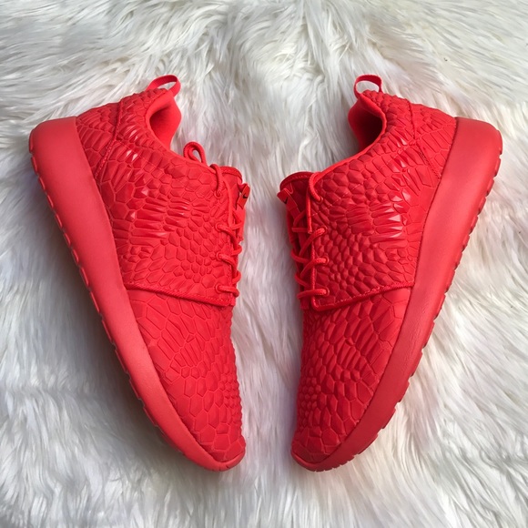 NWT Nike roshe crystal - Picture 6 of 6