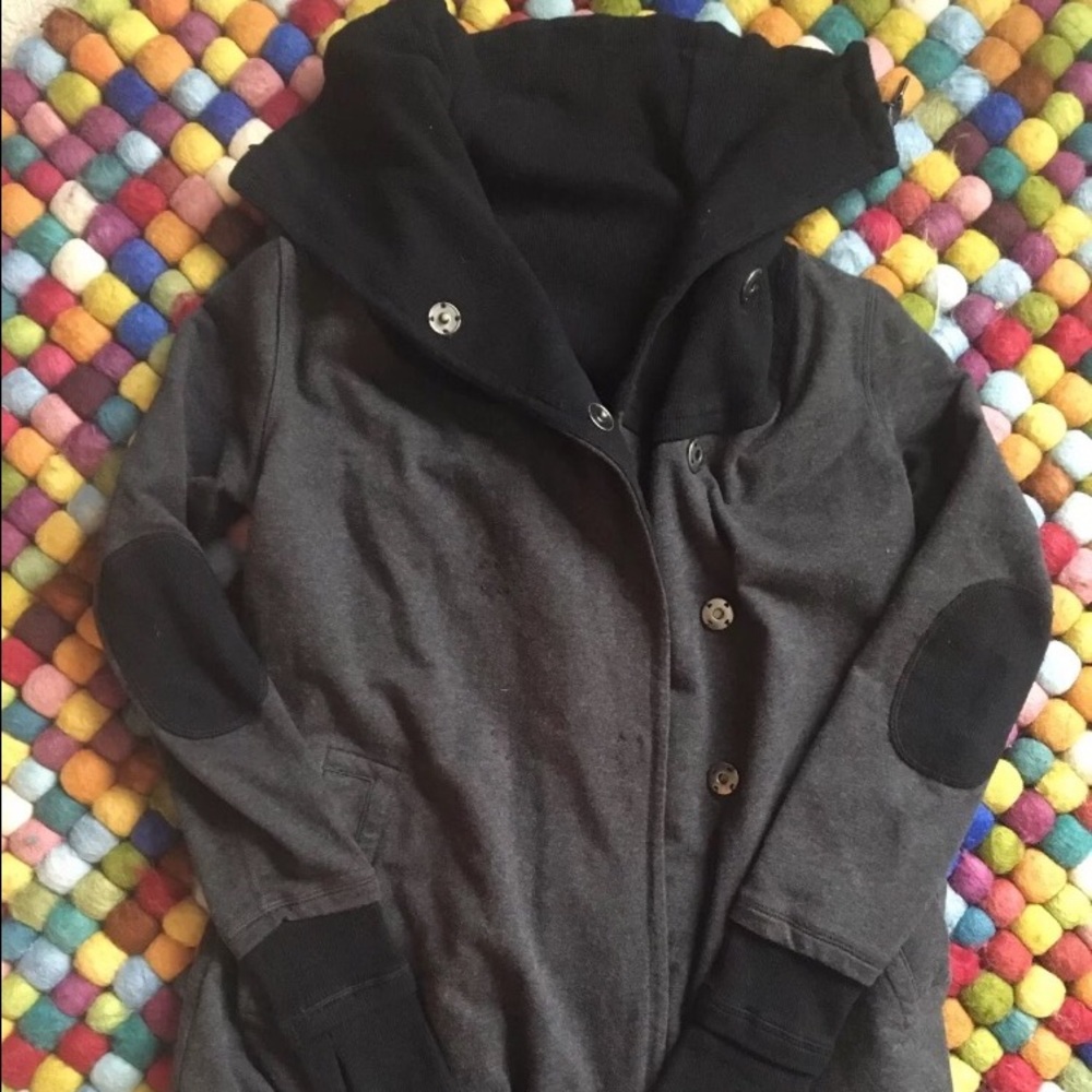 Lululemon Size 4 Gratitiude Wrap