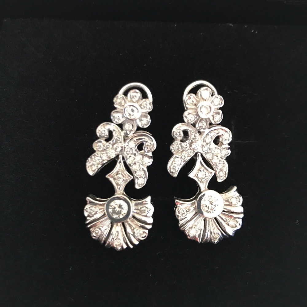 ❗️SOLD ❗️Gorgeous diamond earrings! - Picture 1 of 3
