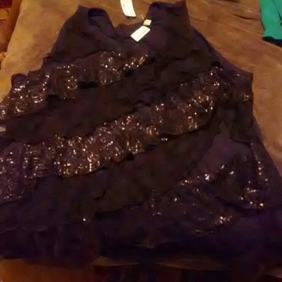 Ruffle tank. Avenue - Picture 2 of 4