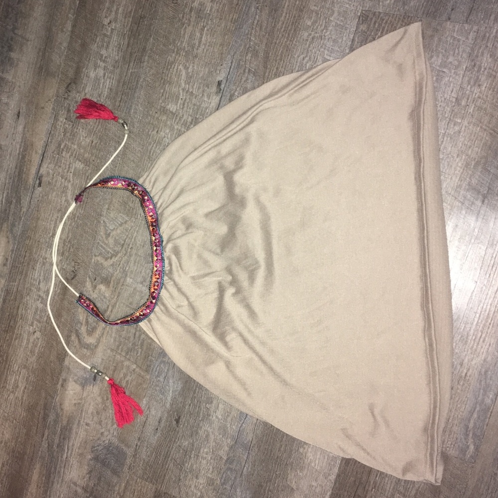 La Hearts around-the-neck top