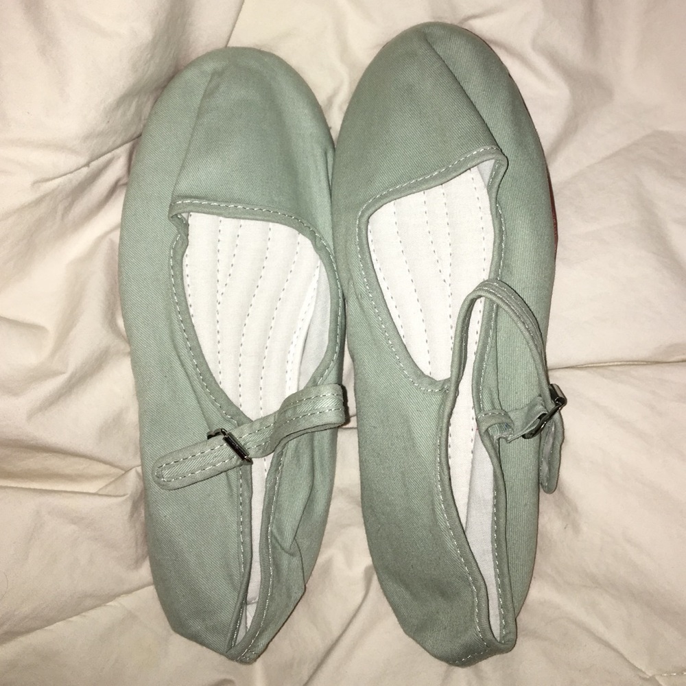 NWOT MaryJane shoes from UO.