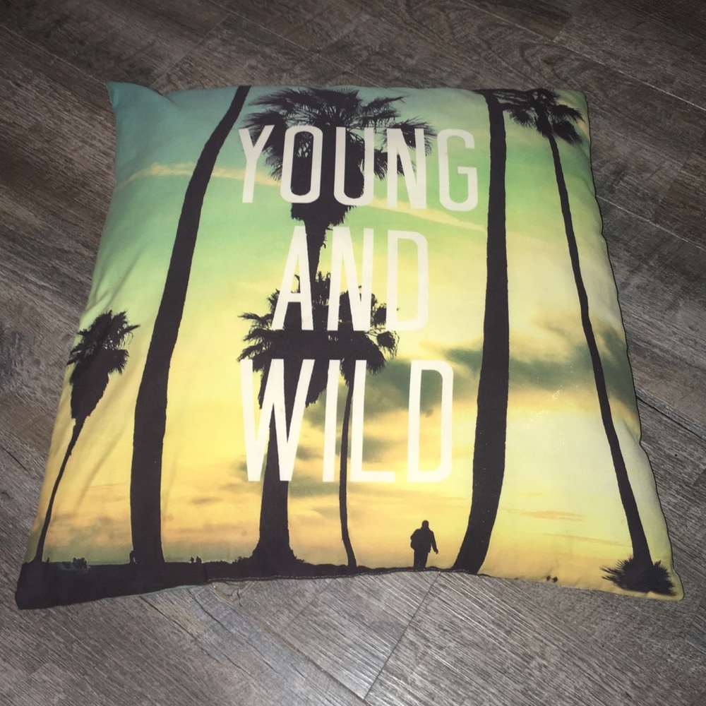 Throw pillow from forever 21