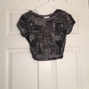 Black and white printed crop top