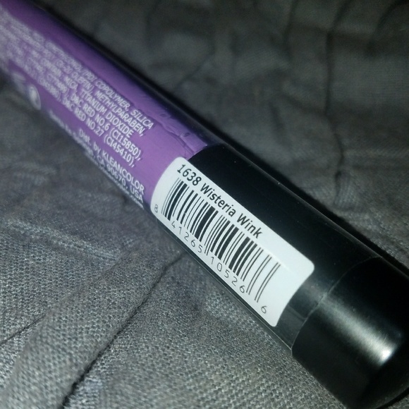 Wisteria wink matte lipgloss - Picture 3 of 5