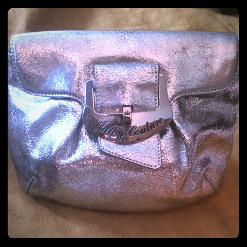 Adorable bling like juicy clutch.