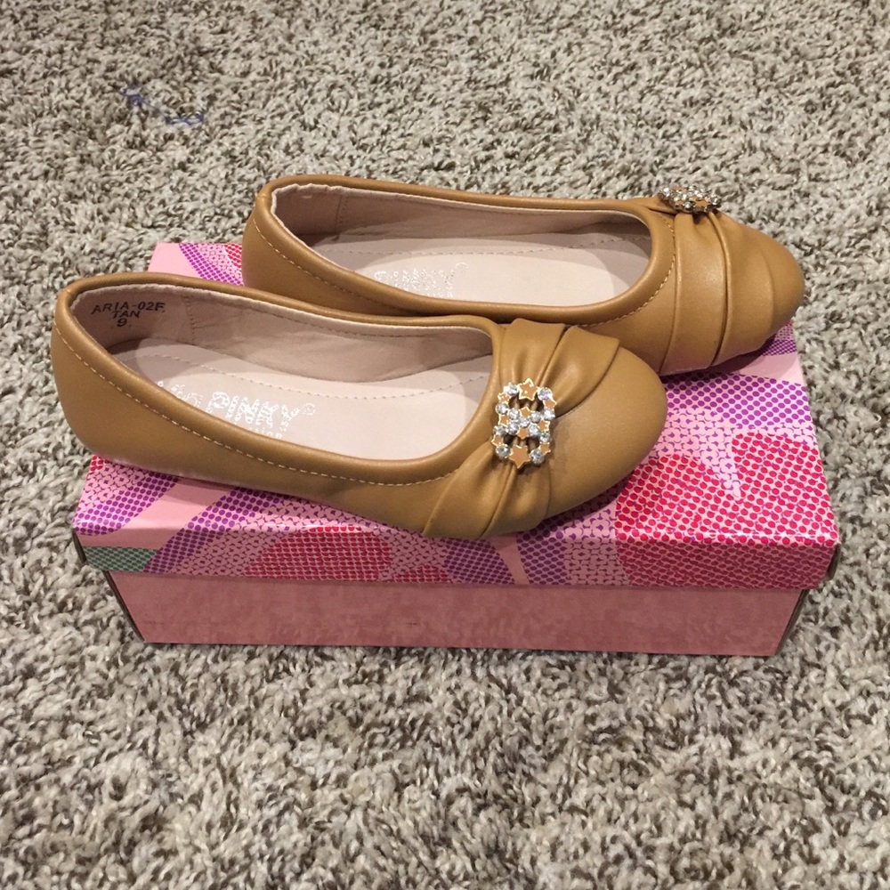 Girls ballet flats