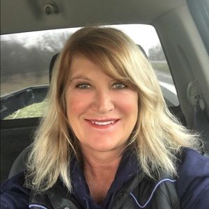 Meet your Posher, Debi