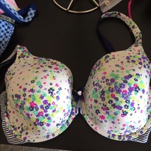 2 Victoria Secrets Bras